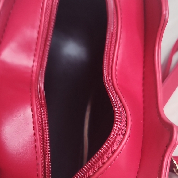 Red‎ Violin-Shaped Handbag - Picture 5 of 5